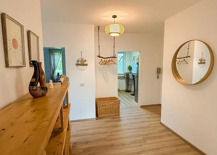 Und Sonne - Moderne Eg-wohnung Mit Balkon Apartman